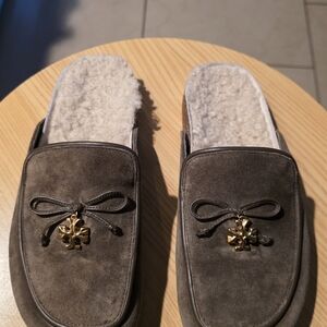 Tory Burch Size 6 Gray Suede Slippers Mocasins Slip On Shoes Casual Flat Loafers